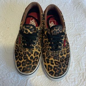 Women’s cheetah leopard print vans size 8.5